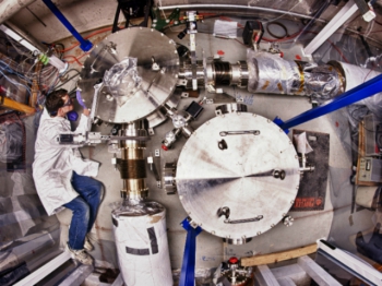 Оборудование для проведения эксперимента Holometer (фото Fermilab).